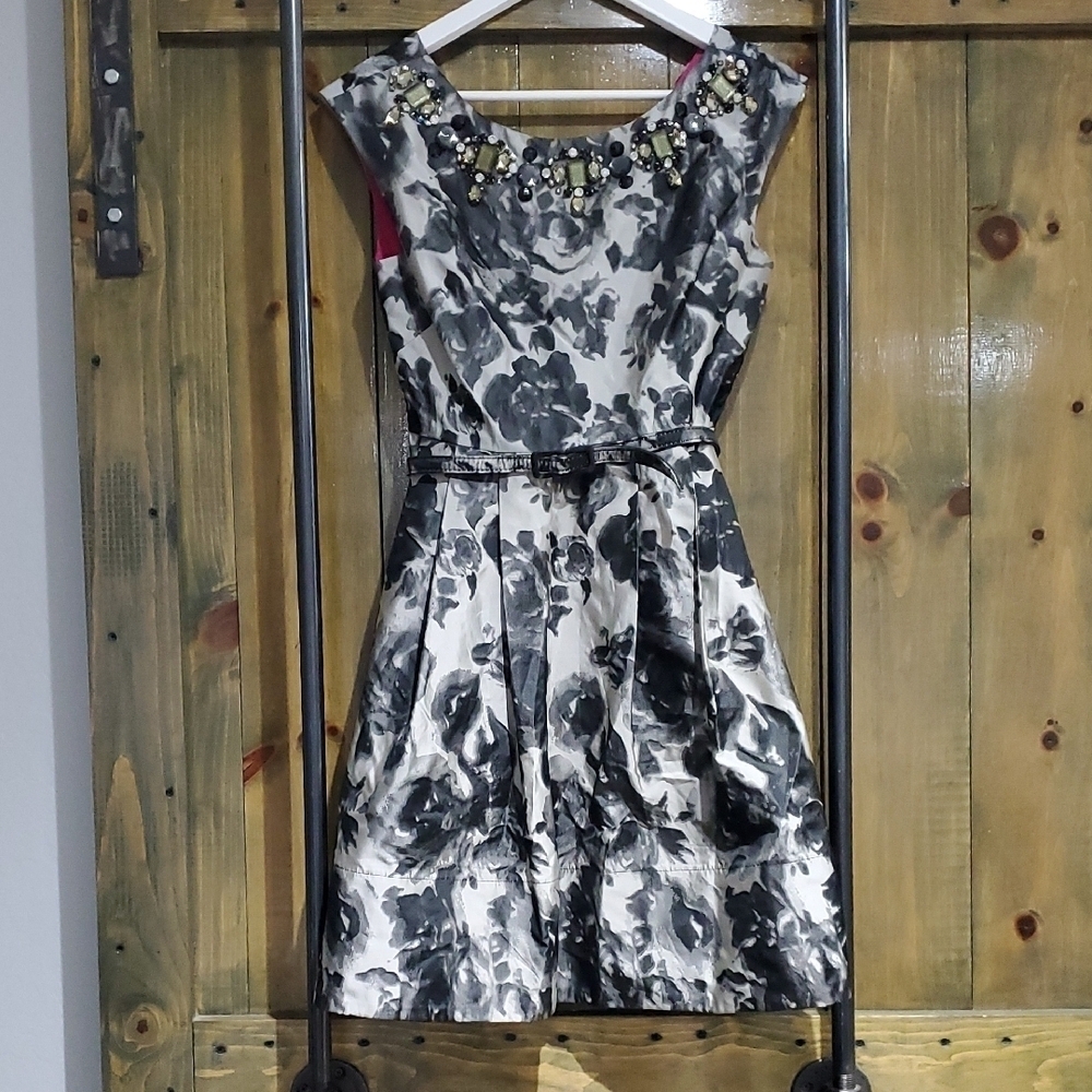 Eliza J Elegant Floral Black and White DressFloral Evening Rose Wedding Party